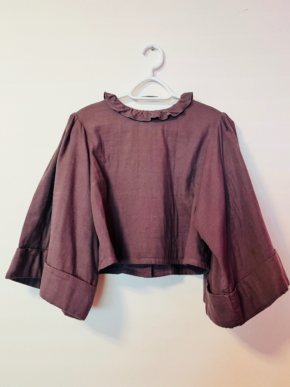 Behida Dolic Ruffle Neck Cropped Cotton Gauze Blouse EUC